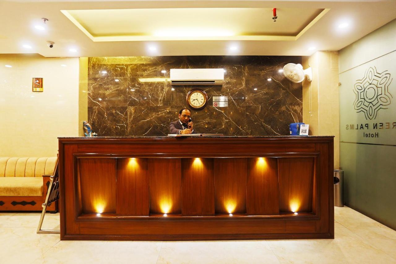 Capital O Green Palms Near Jhilmil Metro Station Hotel New Delhi Bagian luar foto